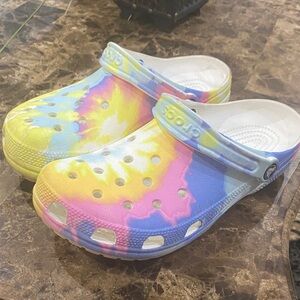 CROCS Kids Tie-Dye Sandals - Yellow, Pink, Blue